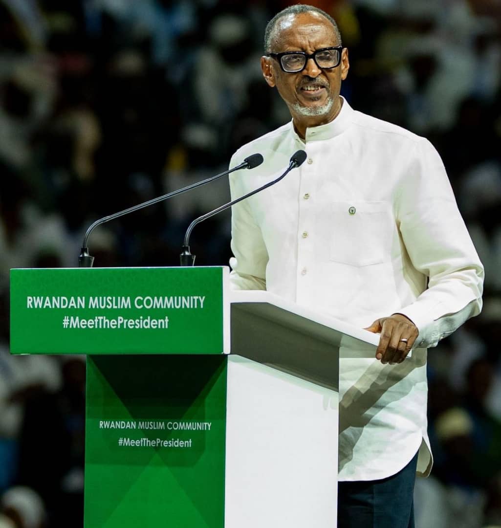 Baptistchronicl's tweet photo. Rwandan President @PaulKagame has criticized religious leaders, accusing some of exploiting believers for personal gain. Speaking at an event on wednesday, Kagame said certain individuals use religion as a cover to manipulate and defraud followers.
https://t.co/wGOjm8Crku
#Rwanda https://t.co/znqjFQ1EYy