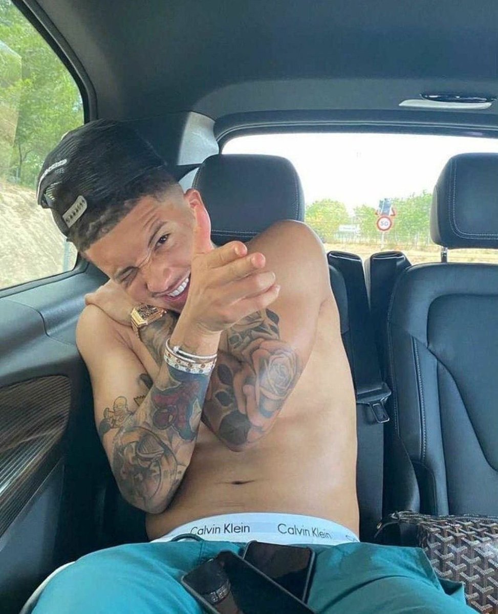 sanchhhhsznnn tweet media