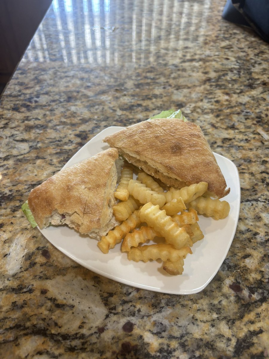 charlie :3 (2 day(s) binge free) tweet media