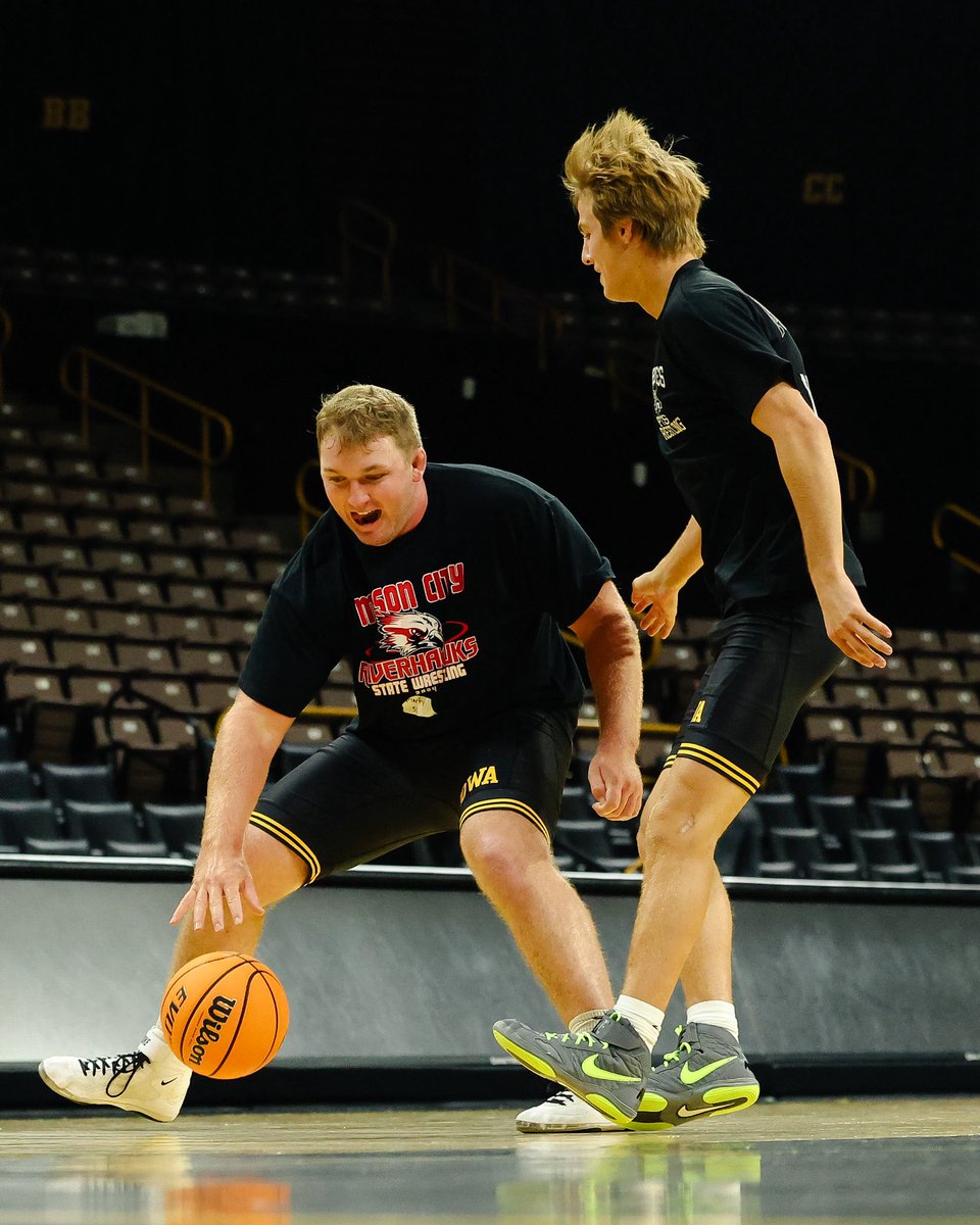 Hawks_Wrestling's tweet photo. You know you don’t want to see us on the court 😏

We’ll let the fans settle this ⤵️
https://t.co/Tvikqlbdz1 https://t.co/zFB3dqpWoS