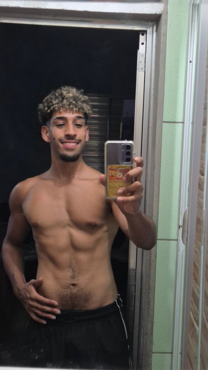 VINI IN SPORT CAR tweet media