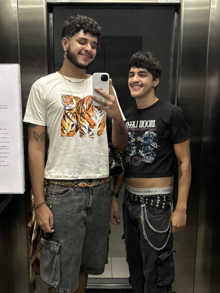igorissleeping's tweet photo. meus 3 looks do lolla 🤍 (primeiro dia não teve foto decente porque tava atrasado olddd) https://t.co/oiaV2tEvFD