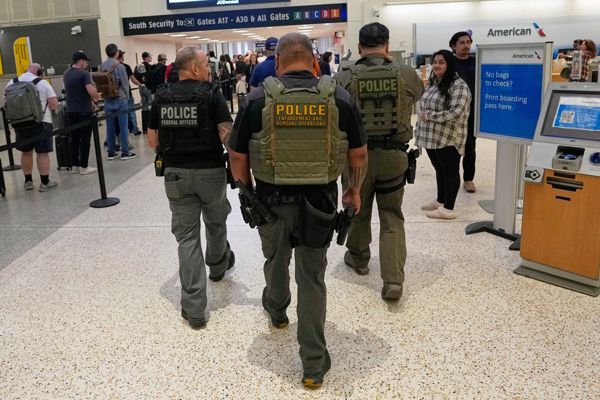 Darius Radzius tweet media