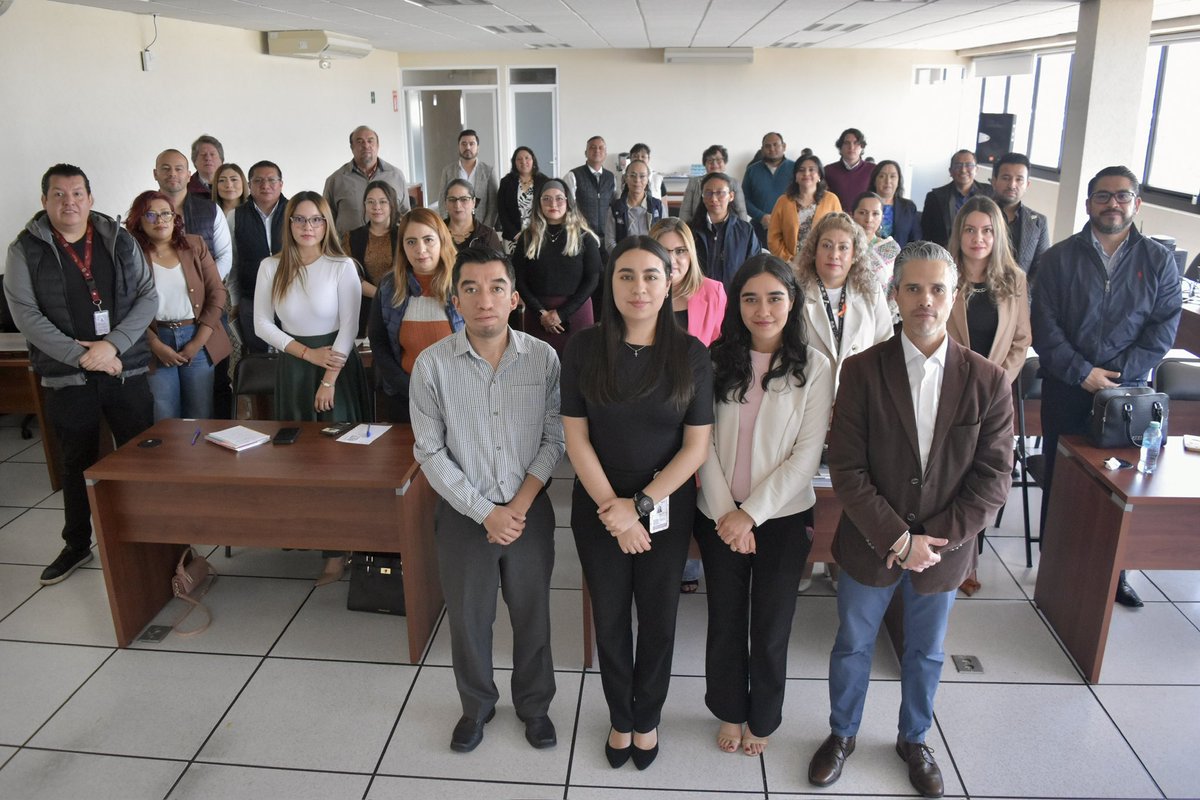 ContraloriaGEM's tweet image. #ElPoderDeServir
Damos seguimiento a nuestro #TallerDeInducción sobre el Protocolo de actuación para la recepción, trámite y conclusión de denuncias, dirigido a dependencias y organismos auxiliares del Gobierno del Estado de México.