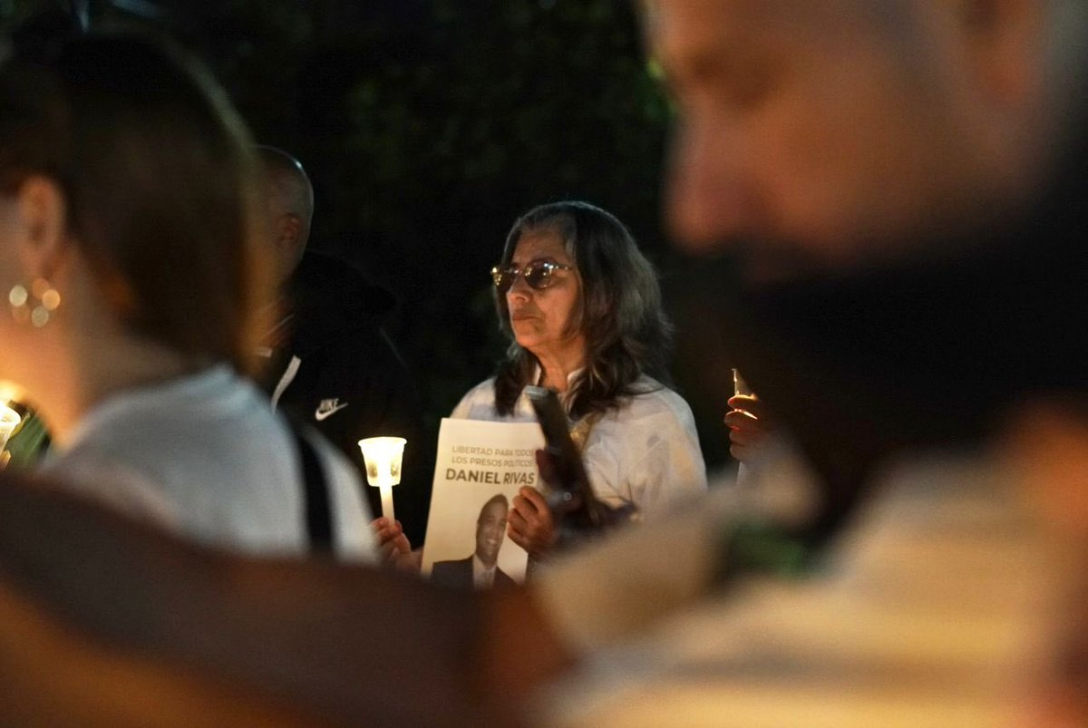 Sinmordaza's tweet photo. La justicia no puede ser un apéndice del Ejecutivo. 

Exigimos que la designación de la Fiscalía y la Defensoría cumpla con los principios de transparencia y legalidad. 

¡Basta de procesos opacos! ⚖️
#FiscalYDefensorIndependientes https://t.co/U6P8v9Tv8g