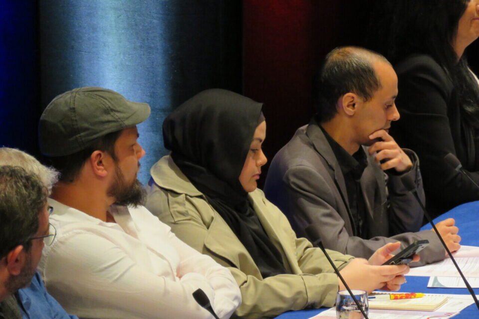 Fdesouche.com est une revue de presse tweet media