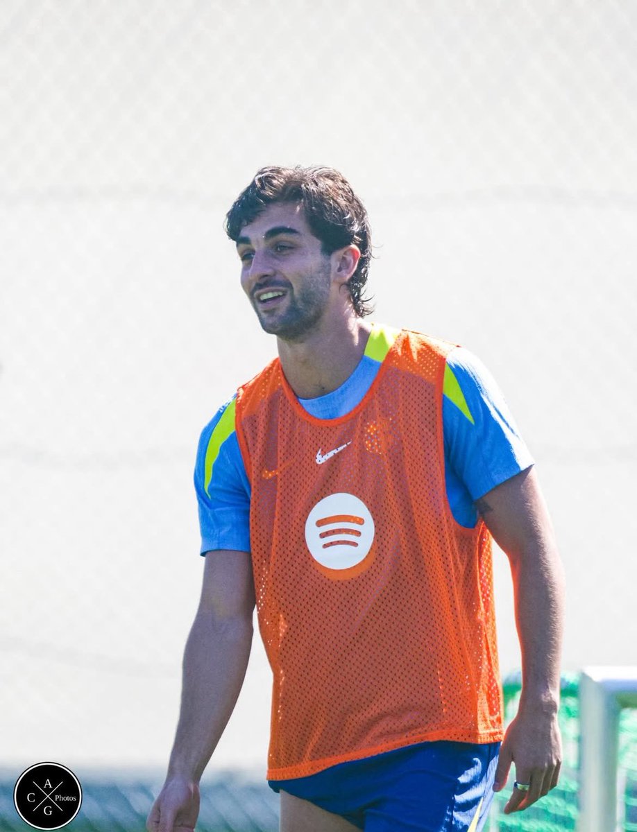 📸🦈 tweet media