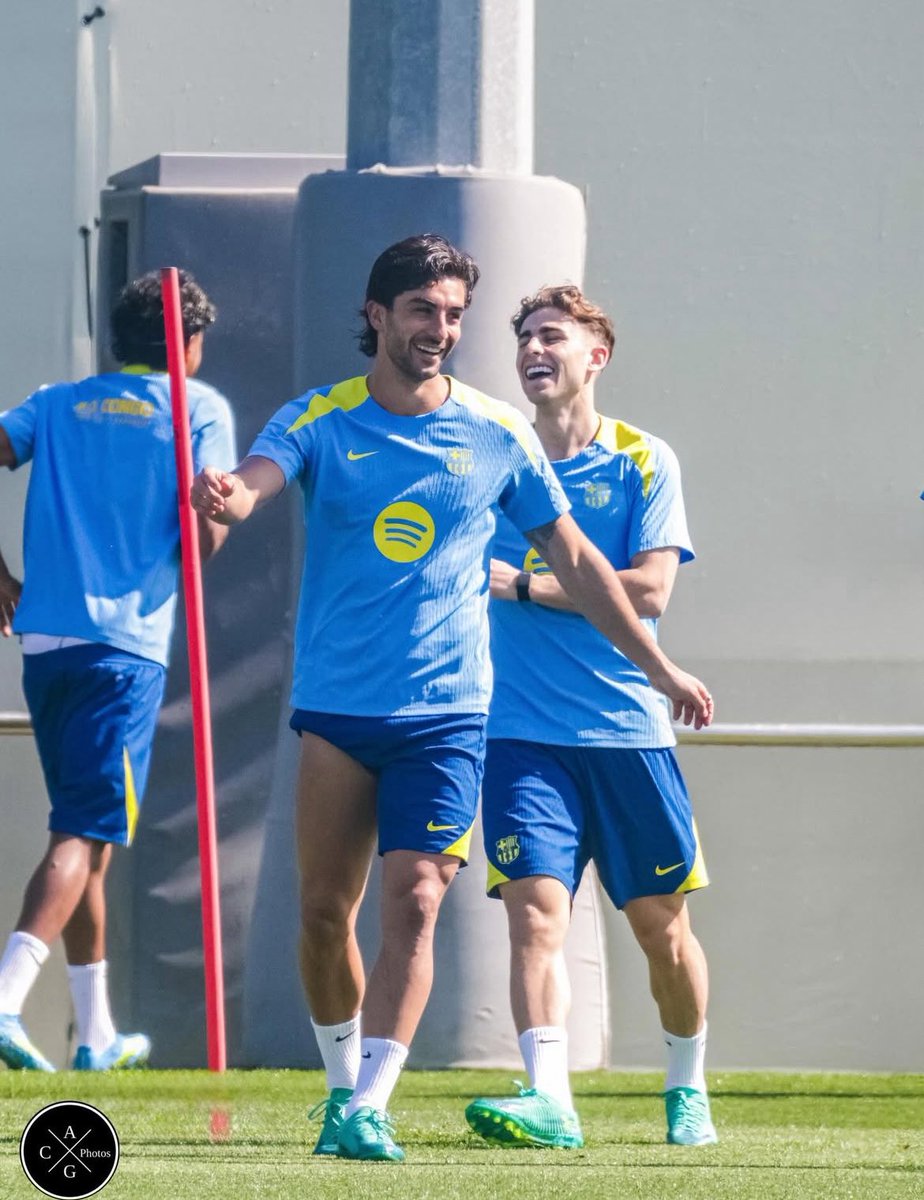 📸🦈 tweet media