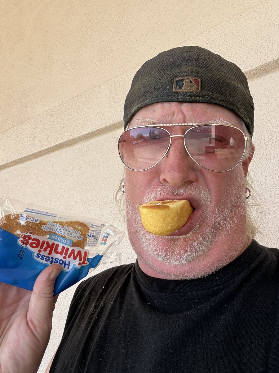 Izzy Presley tweet media