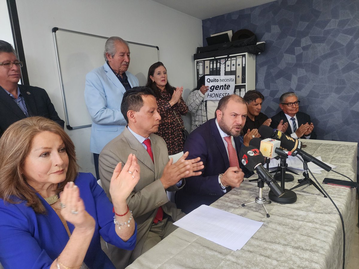 QUITO | Juan Esteban Guarderas, anunció su precandidatura a la alcaldía de Quito. 

Guarderas tiene una imposibilidad de ejercer cargo público hasta diciembre del 2026 tras su censura y destitución por la Asamblea Nacional.