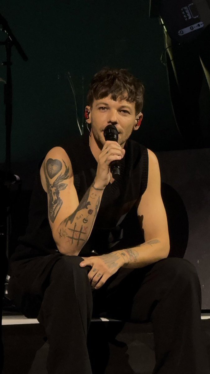 just louis tweet media