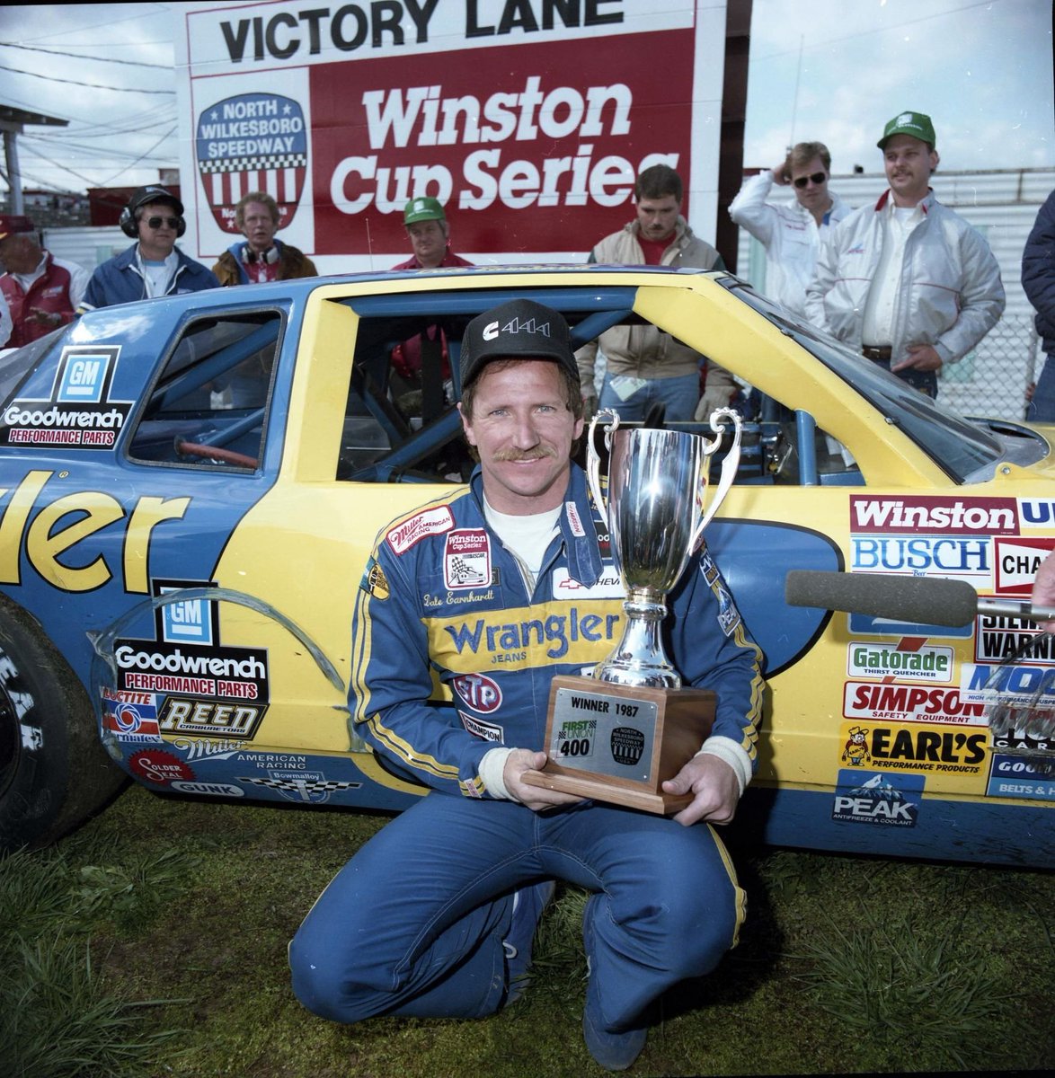 Basso488's tweet photo. 39 years ago today, Dale Earnhardt won the 1987 First Union 400 @ North Wilkesboro. https://t.co/xItI74XWyV