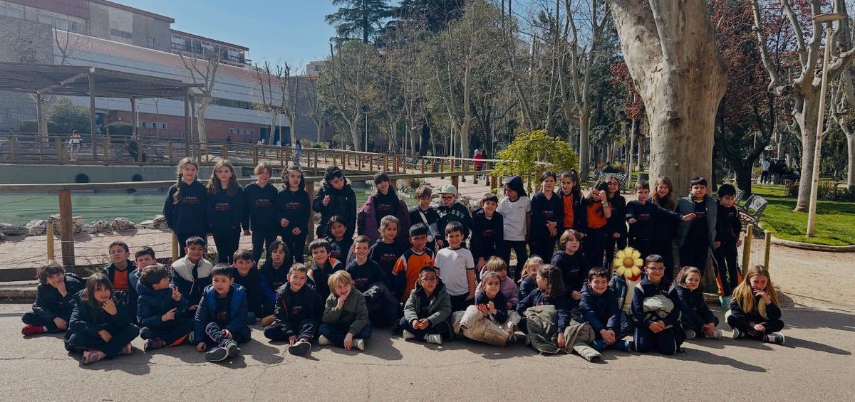 Hoy los alumnos de 1º,2º y 3º de Primaria del Colegio Antonio Machado han disfrutado del espectáculo interactivo “El Clan familiar del Funk”, gracias a <a href="/ciudadsaberes/">Ciudad de Saberes</a>. Música, coreografías y bailes donde los peques de nuestro colegio lo han pasado genial.
