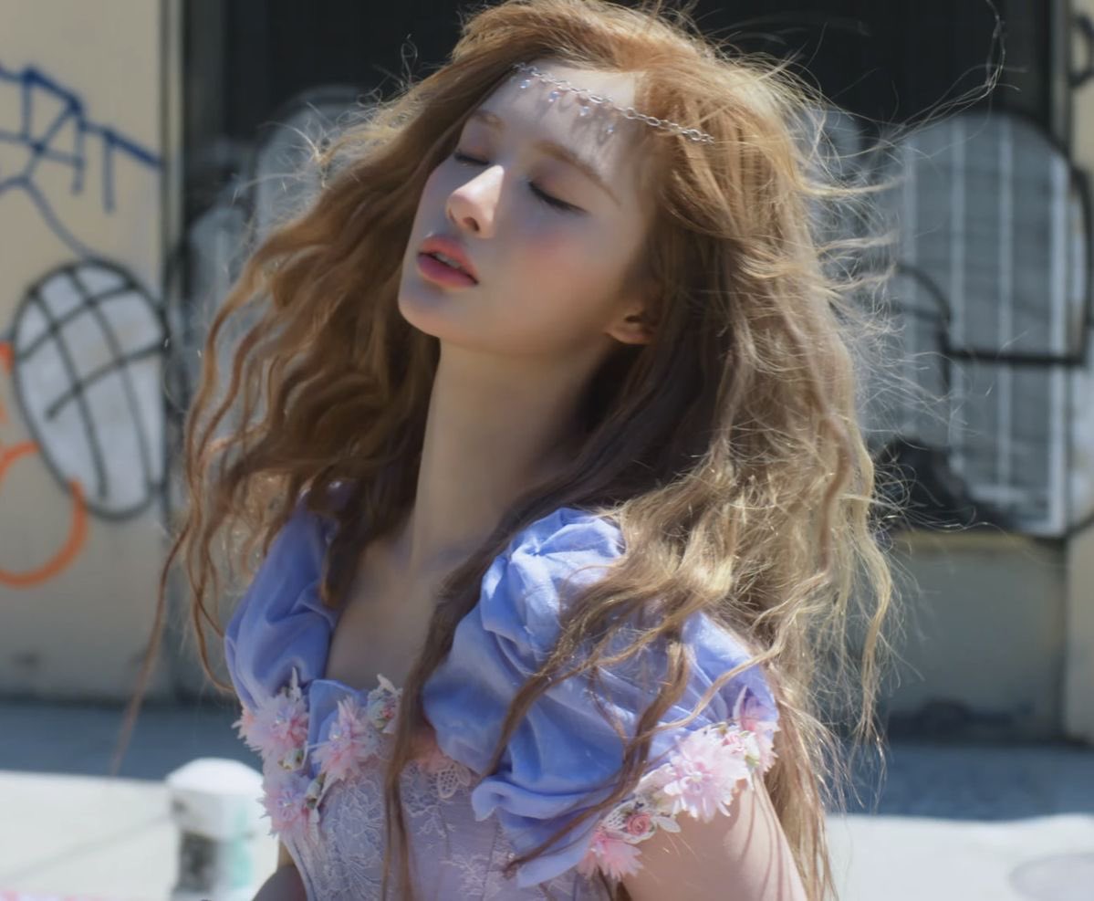 kaelin ˚⊹♡ is seeing nmixx tweet media