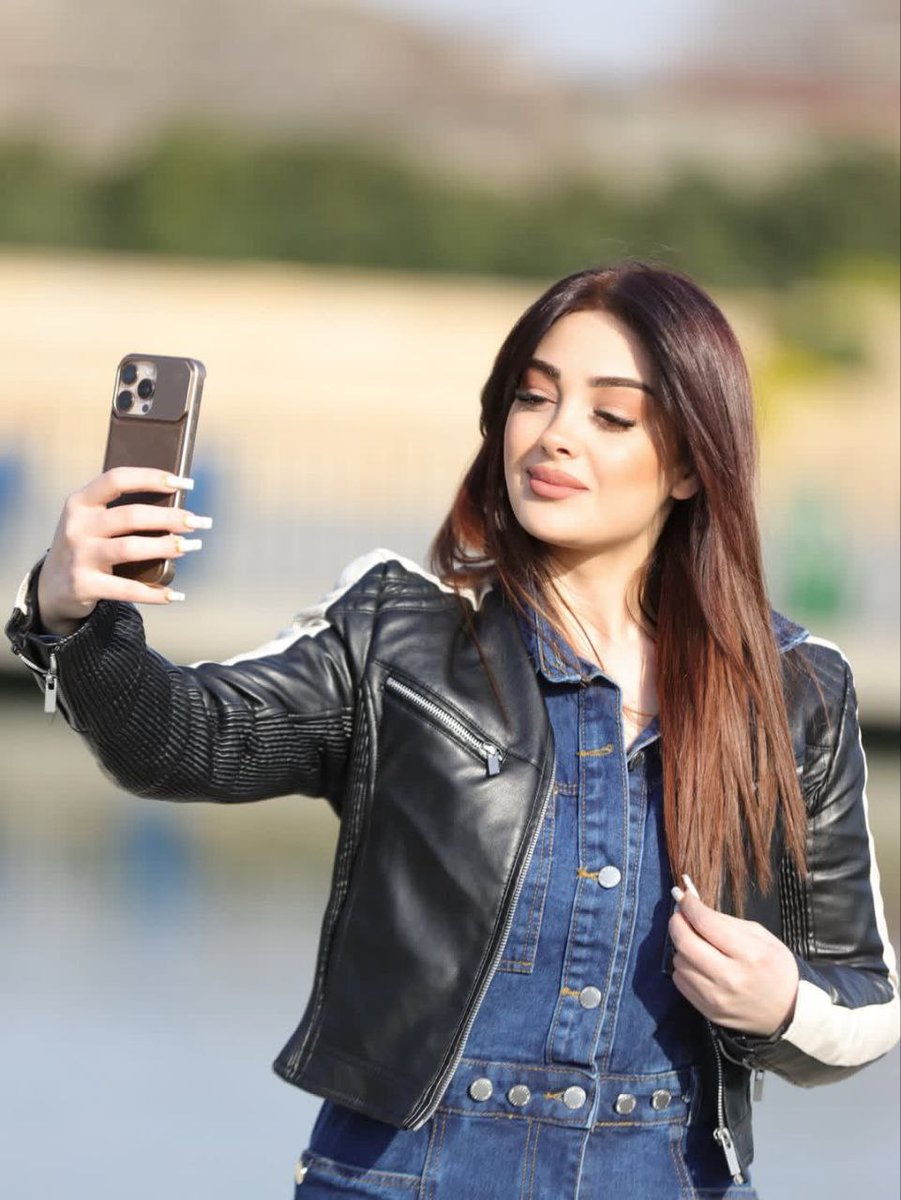 𝑹𝙾𝗱𝐞𝒍 tweet media