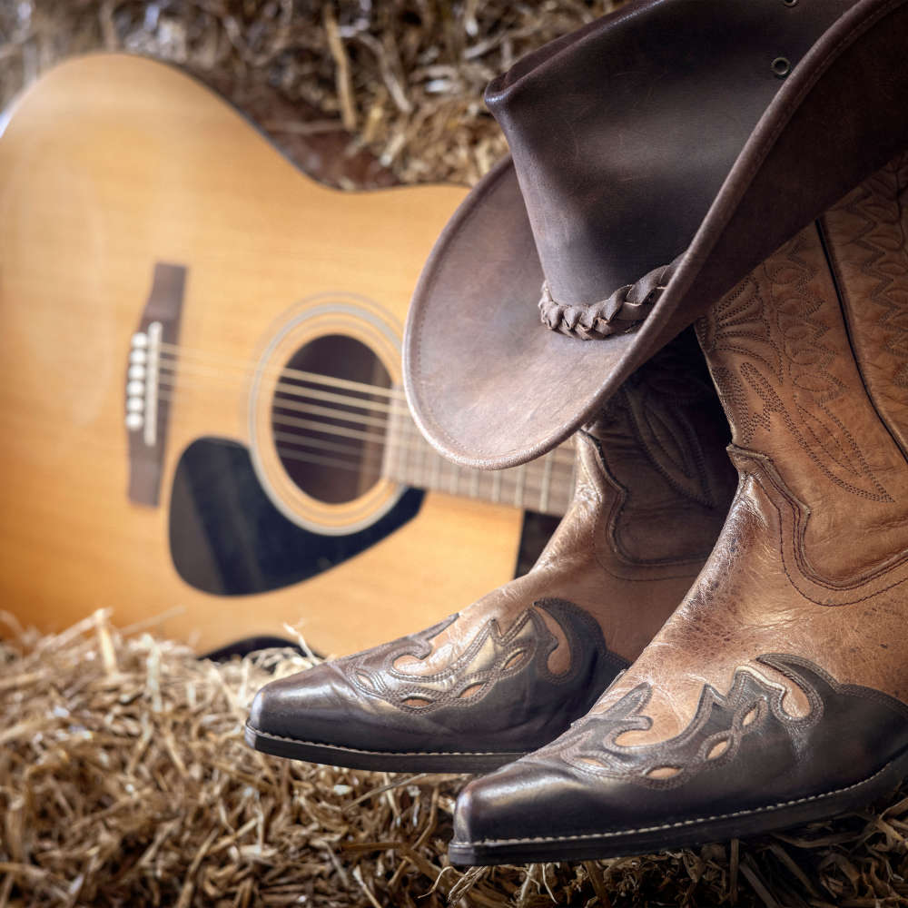 ManxRadio's tweet image. Andy Wint is back on the Country Roads, cowboy boots scuffing the dust, tassles flowing in the breeze and music from the likes of Miranda Lambert, Eric Church, Kip Moore and Sam Barber #country #bluegrass
 player.captivate.fm/episode/28e6e0…