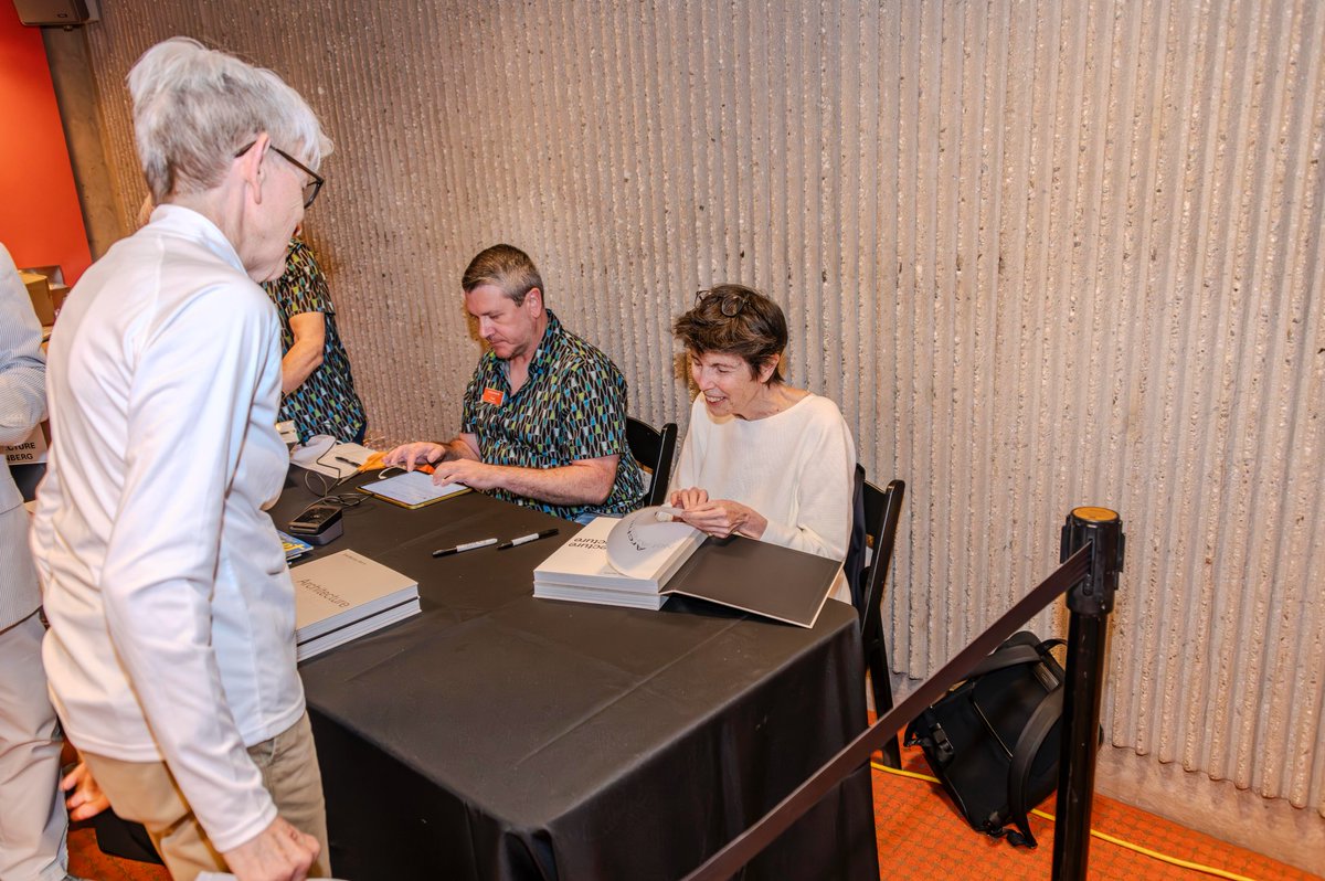 Modernism Week tweet media