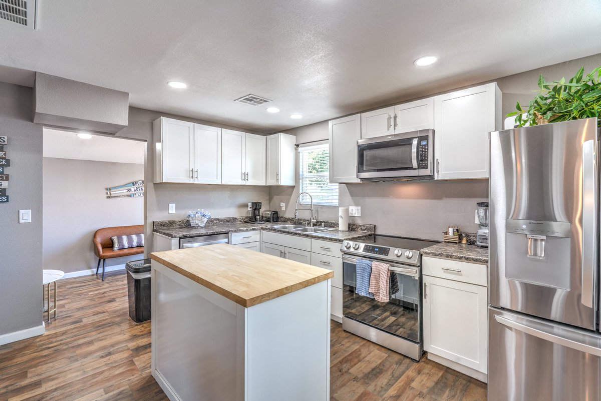 HarbisonRealty's tweet image. 623 California Avenue, Boulder City, NV 89005
Historic District Home | Boulder City | $498,800 #NoHOA #RealEstate

Laura Harbison, Broker/Owner
B.0026537LLC PM.0164922.BKR
Realty Executives Southern Nevada Properties

“Sold” is our favorite word, let’s make it yours!”