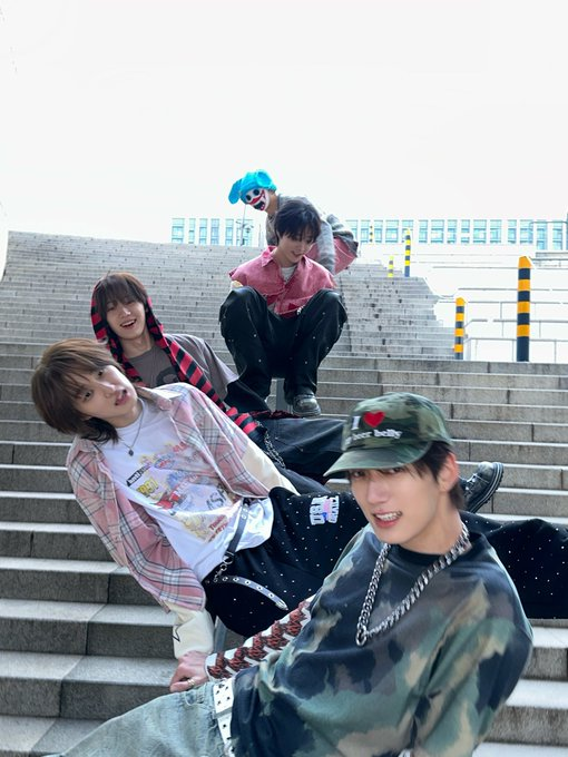 maks 🌊 tweet media