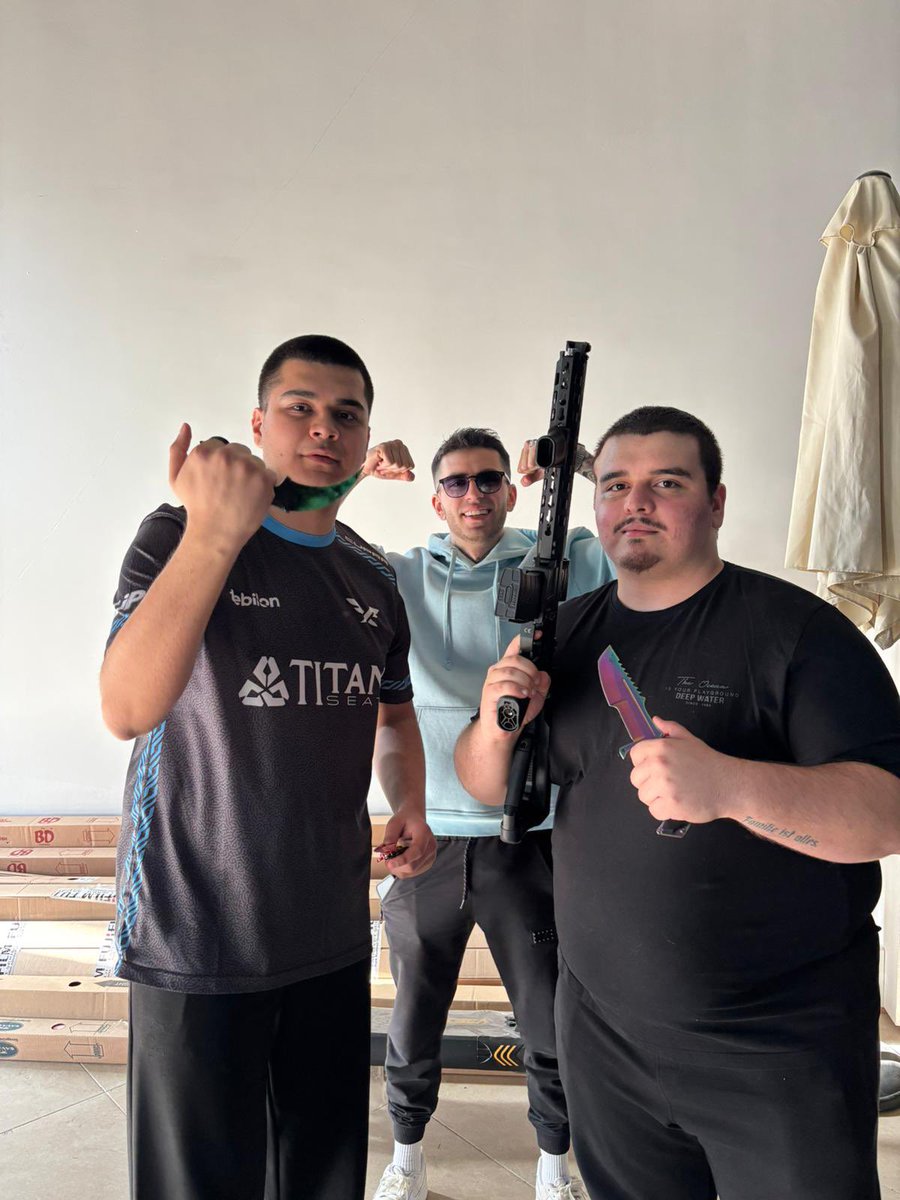 Can "Cizzx" Pars tweet media