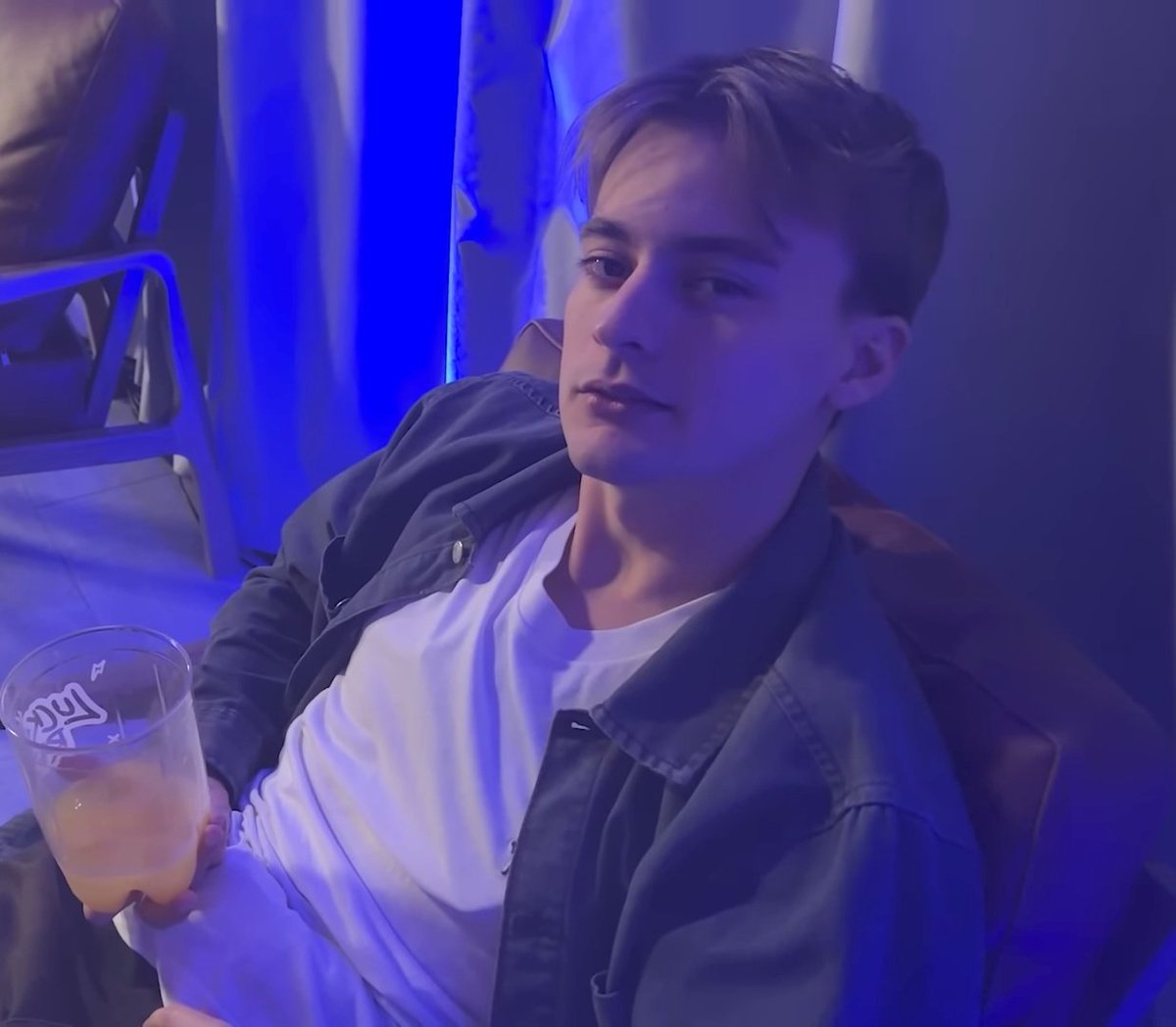 hermanas... 🧎🏻‍♀️