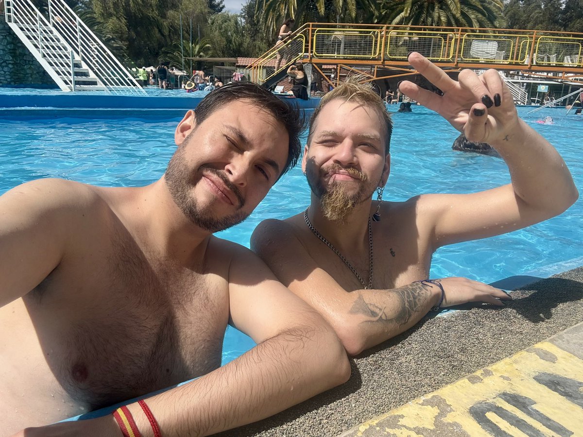 Gearcomove's tweet photo. Extrañando “𝙎𝙪𝙢𝙢𝙚𝙧 𝙫𝙞𝙗𝙚𝙨”. ☀️ 🌊 🏊‍♂️ https://t.co/ntXkLF0jCe