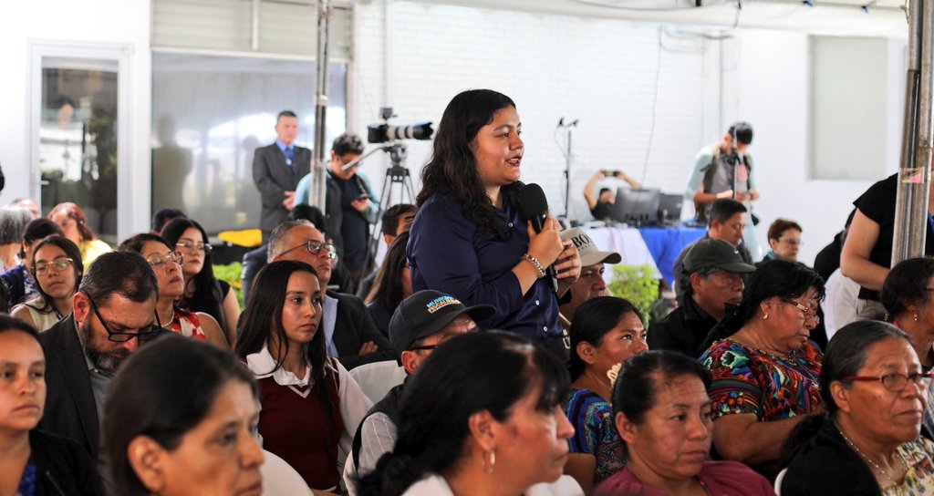 Oacnudh_GT's tweet photo. Agradecemos a nuestras contrapartes su presencia y el diálogo propositivo en la presentación del #Informe2025 sobre la Situación de los #DerechosHumanos en 🇬🇹.  La Oficina reafirma su compromiso para continuar el trabajo conjunto por los DDHH.

Informe 👉  https://t.co/1z2KoG1Y6L https://t.co/zO6l75NVGz