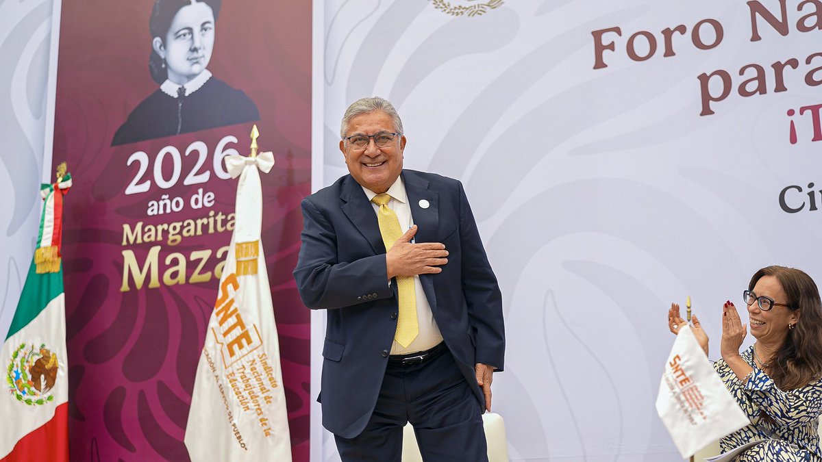 AlfonsoCepedaMx's tweet photo. Hoy en el @SnteNacional iniciamos los trabajos del 𝙁𝙤𝙧𝙤 𝙉𝙖𝙘𝙞𝙤𝙣𝙖𝙡 𝙝𝙖𝙘𝙞𝙖 𝙪𝙣𝙖 𝙚𝙨𝙩𝙧𝙖𝙩𝙚𝙜𝙞𝙖 𝙥𝙖𝙧𝙖 𝙡𝙖 𝙥𝙚𝙧𝙢𝙖𝙣𝙚𝙣𝙘𝙞𝙖 𝙚𝙨𝙘𝙤𝙡𝙖𝙧. ¡𝙏𝙚 𝙚𝙭𝙩𝙧𝙖ñ𝙖𝙢𝙤𝙨 𝙚𝙣 𝙚𝙡 𝙨𝙖𝙡ó𝙣! Un espacio de diálogo y compromiso para que ninguna niña, niño o joven abandone sus estudios.