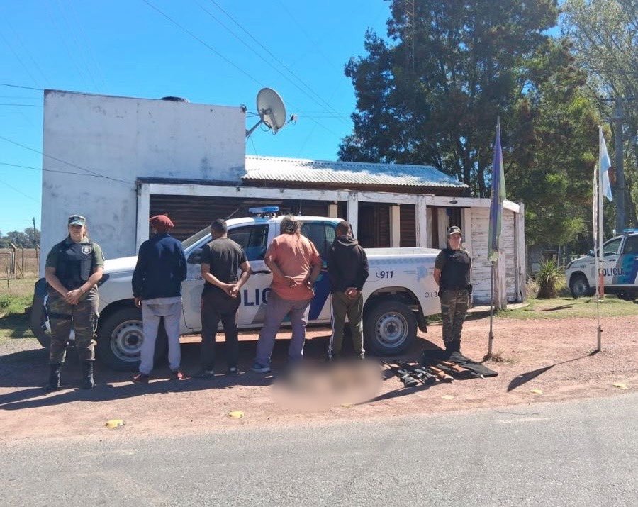 ElTitular_'s tweet photo. #PILA #CPR
PILA: DEMORAN A CUATRO HOMBRES POR CAZA FURTIVA EN UN CAMPO

Ver todo https://t.co/tqTKV5HGI2 https://t.co/kpVNHhOgyk