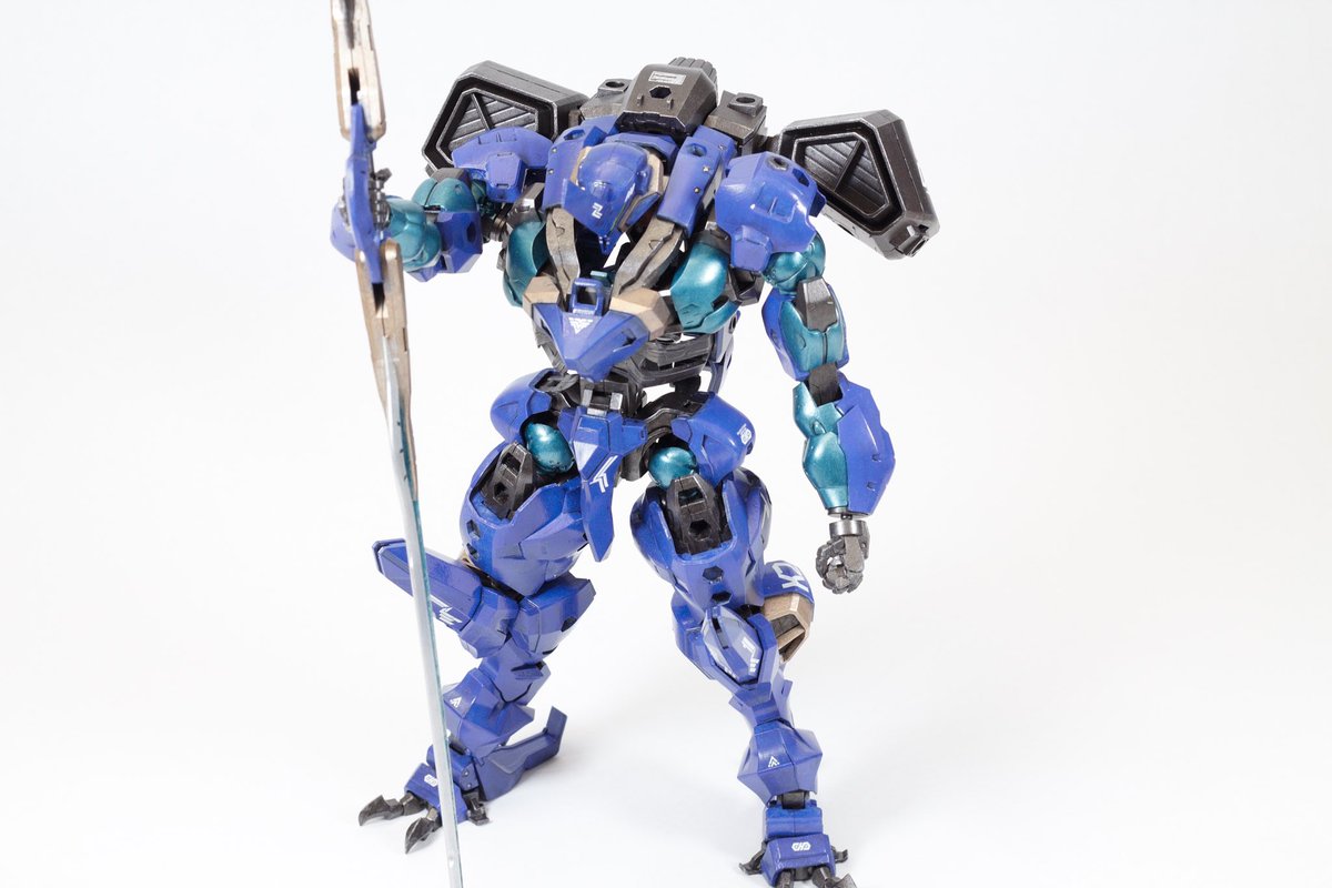 ブイトールサンダーストラック筆塗り全塗装完成しました
浮世絵の建御雷神がテーマ
格好良くできたと思うんで沢山の方に見てもらえると嬉しいですっ
#ヘキサギア #プラモデルライフ #筆塗り