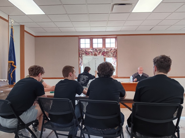 𝐅𝐫𝐞𝐞𝐦𝐚𝐧 𝐅𝐚𝐥𝐜𝐨𝐧𝐬 tweet media