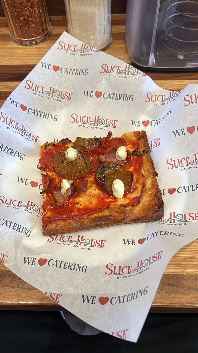 Universal Doves tweet media