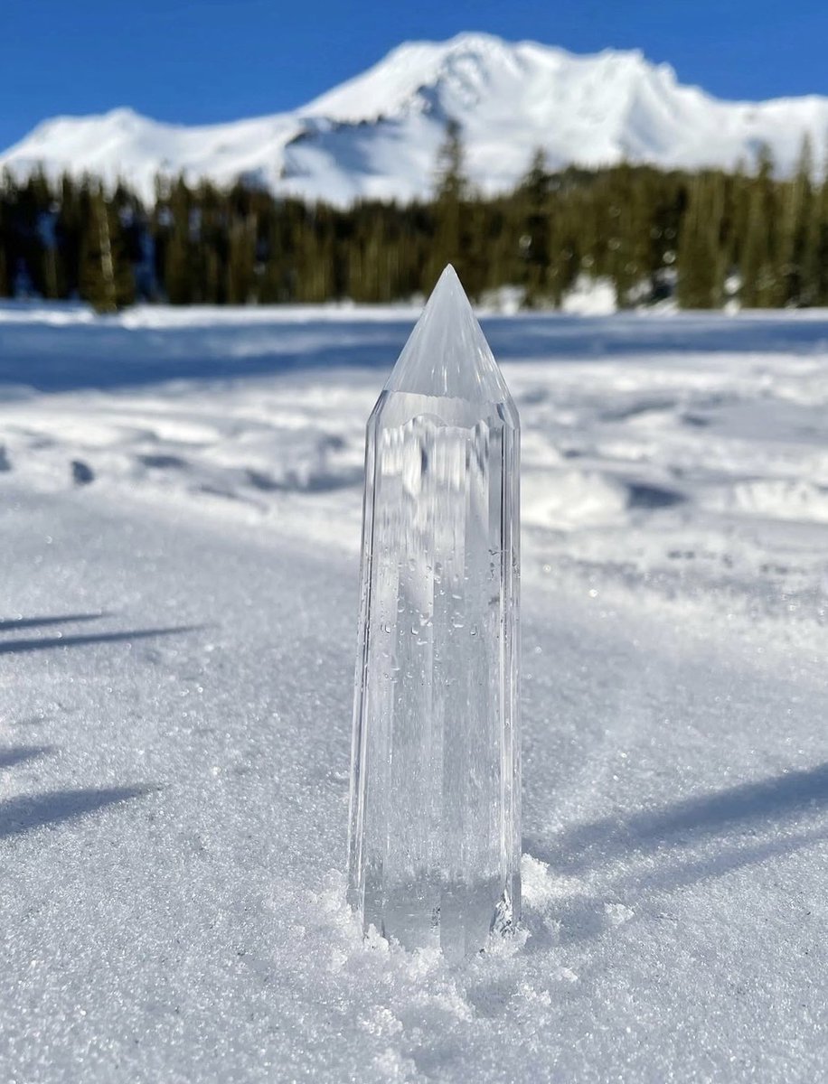 sandra_walter's tweet image. Mount Shasta months coming to a close. Discussing proper ✨Qualification of Light ✨in the LightLetter tomorrow ✨💎✨

Because #Ascension