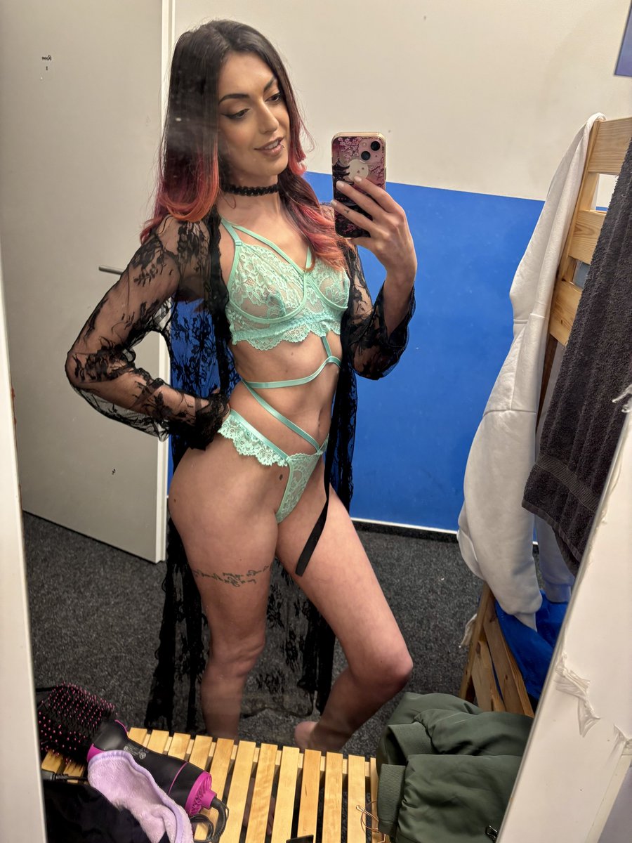 Leila Botwin tweet media