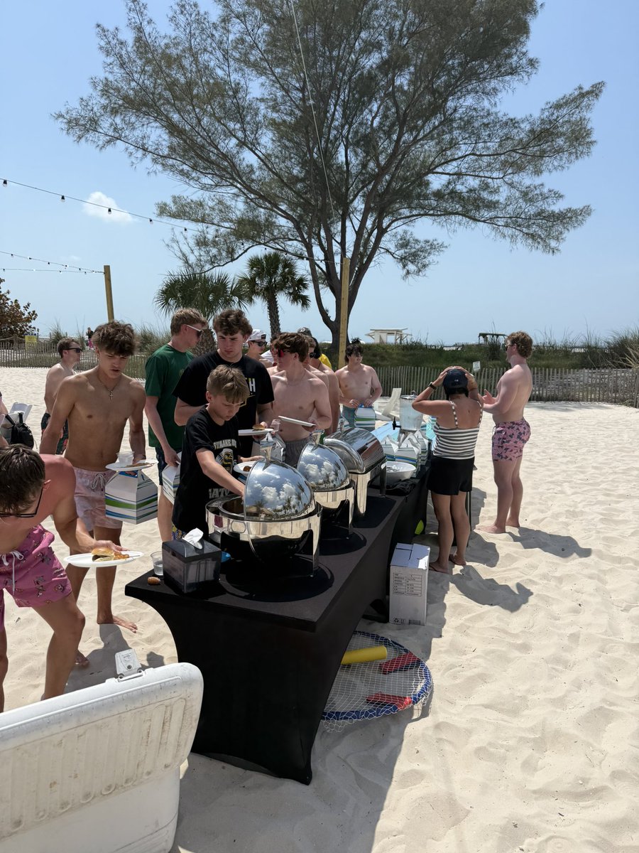 CLSBaseball's tweet photo. What an incredible day in Tampa!  Got the W vs a tough St Viator squad.  Bychowsky dealt!  Huge thank you to the Maurers for the catered lunch &amp; beach day in St. Pete!  #urgency https://t.co/eNxnaYF5Sb