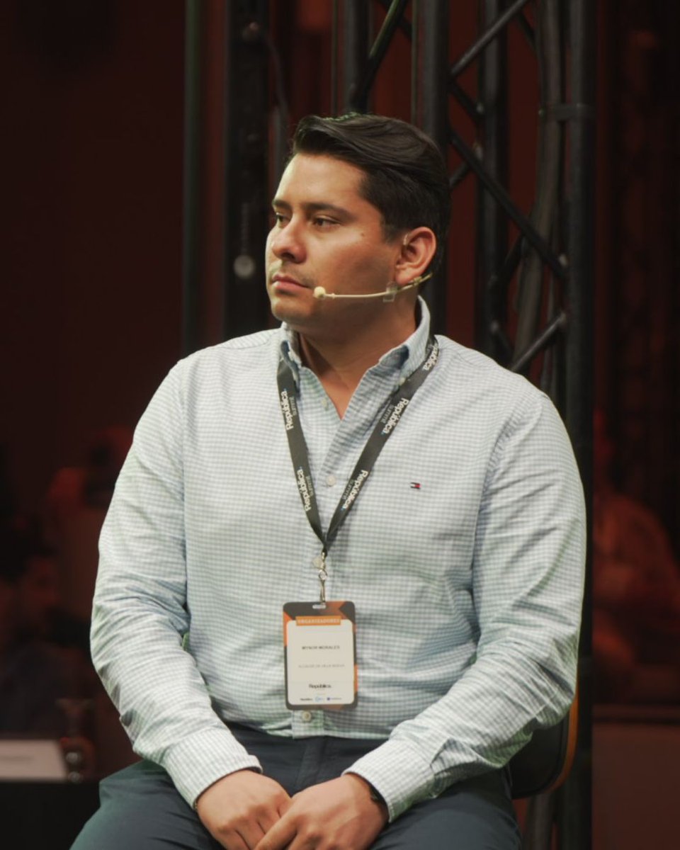 República. tweet media