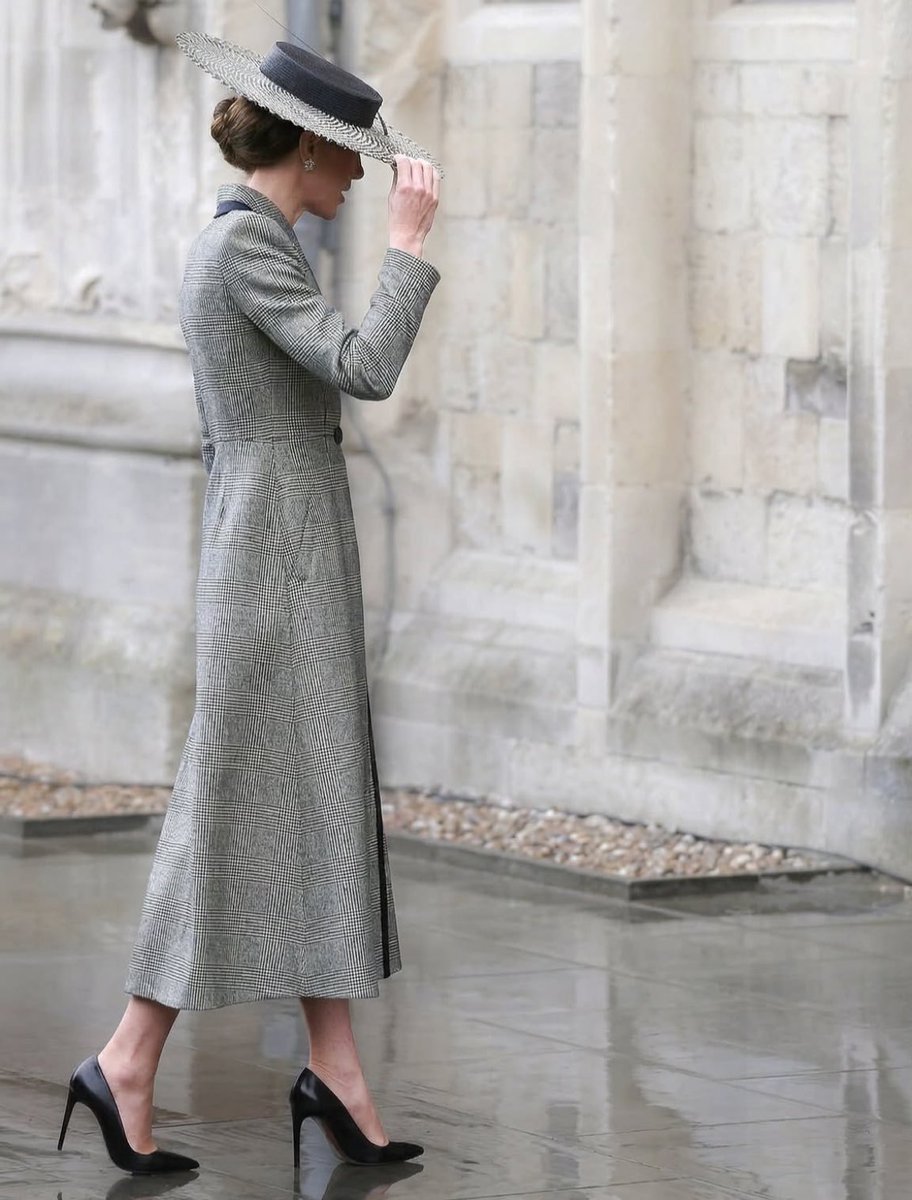 🎩Laird of the Manor 2.0🎩 tweet media