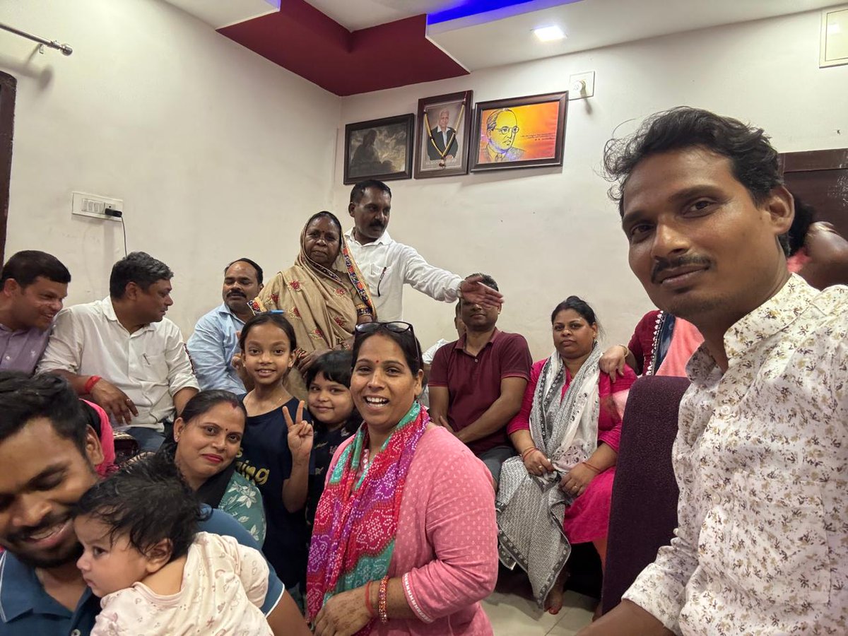 Dileep Kumar Vimal "जोन इंचार्ज बसपा,अयोध्या मंडल" tweet media