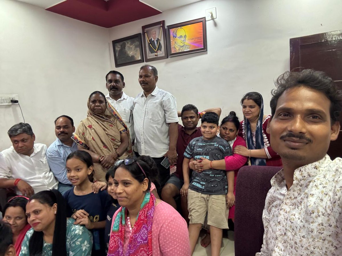 Dileep Kumar Vimal "जोन इंचार्ज बसपा,अयोध्या मंडल" tweet media