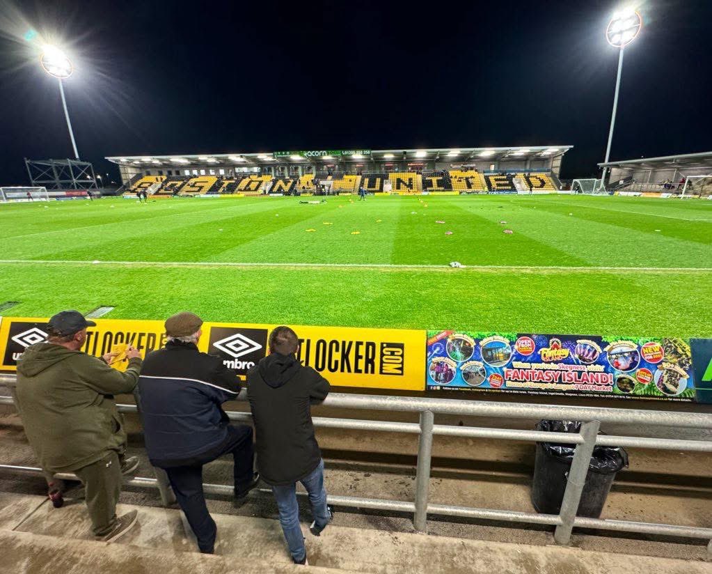 APCAFC's tweet image. #THISTIMELASTYEAR
Boston United 3 Southend United 0
#VanaramaNationalLeague
with @hoppy_steve
