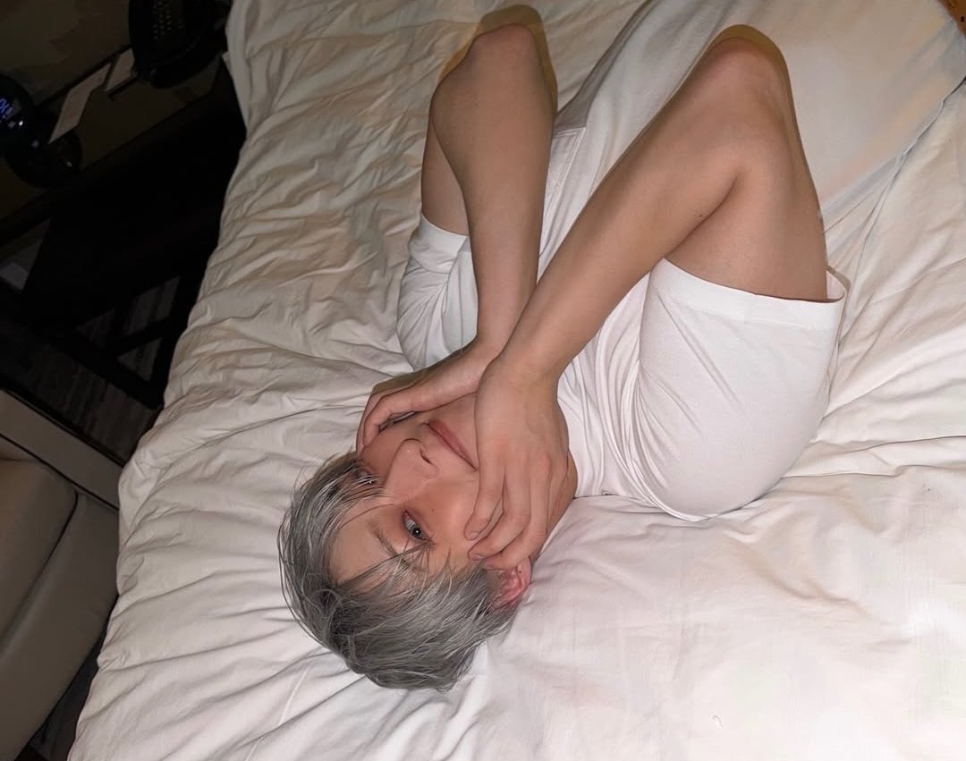 Jonathan Daniel, 蓝. tweet media