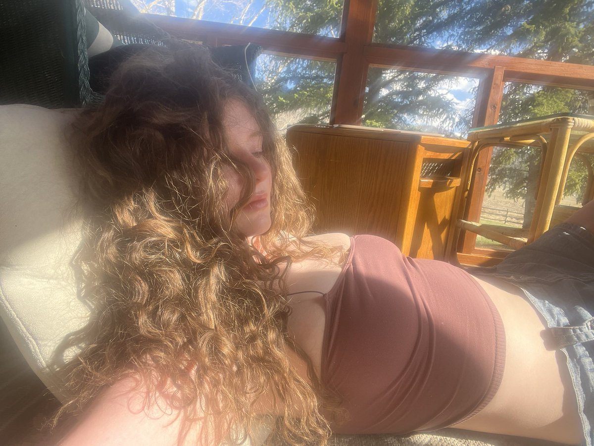 Emma tweet media