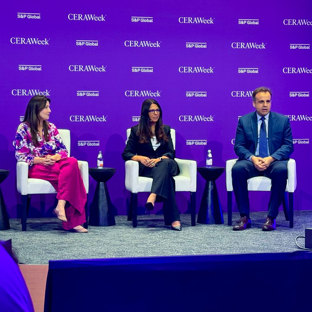 NextDecadeLNG's tweet photo. $NEXT EVP of HR &amp; Administration Raquel Couri at #CERAWeek on attracting high value talent in the energy industry: "We differentiate ourselves with the project itself - the scale, quality of engineering work, and the long-term nature of the construction and operations.” #CWAgora https://t.co/PqY59tHpcz