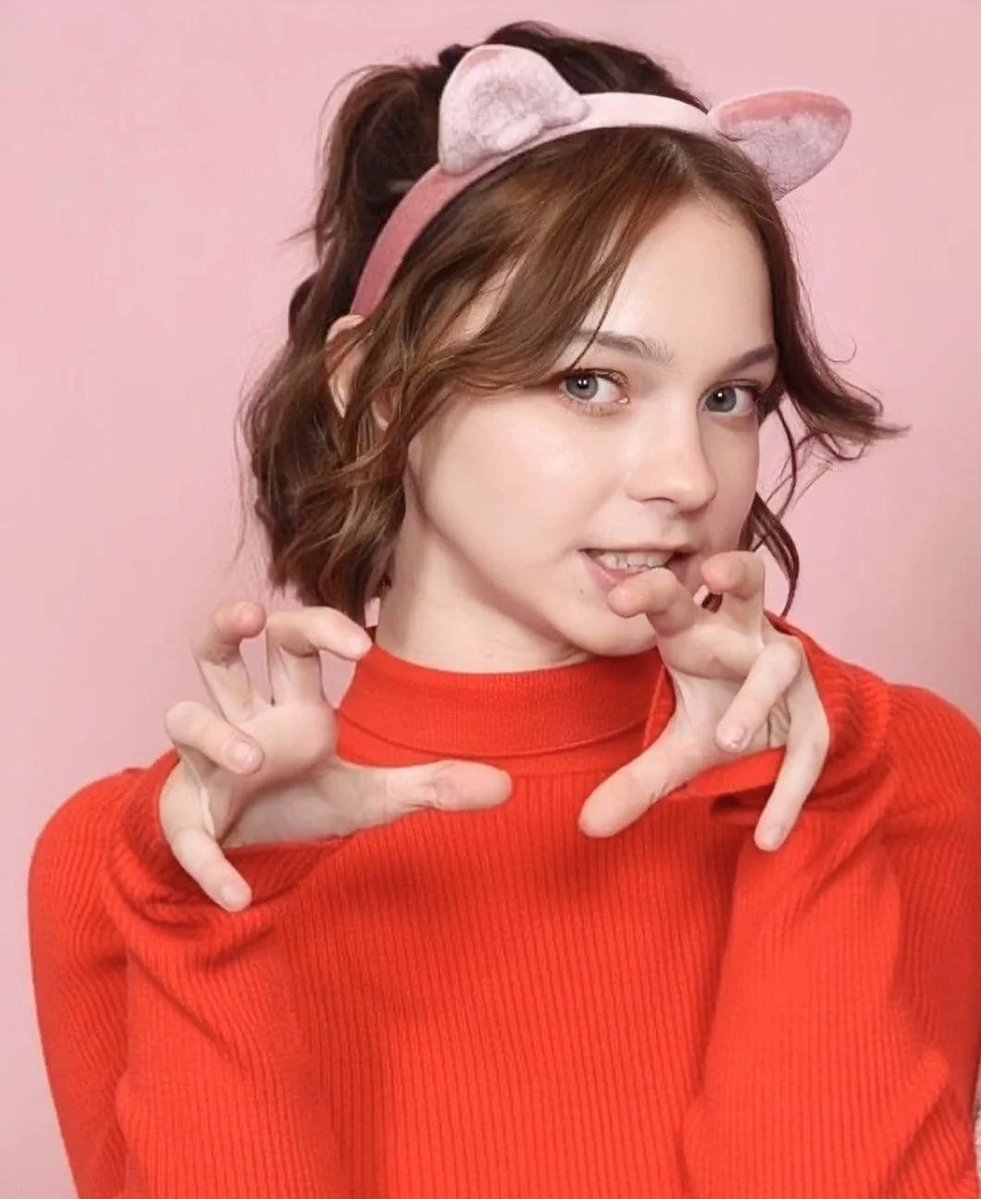 HollywoodFaces tweet media