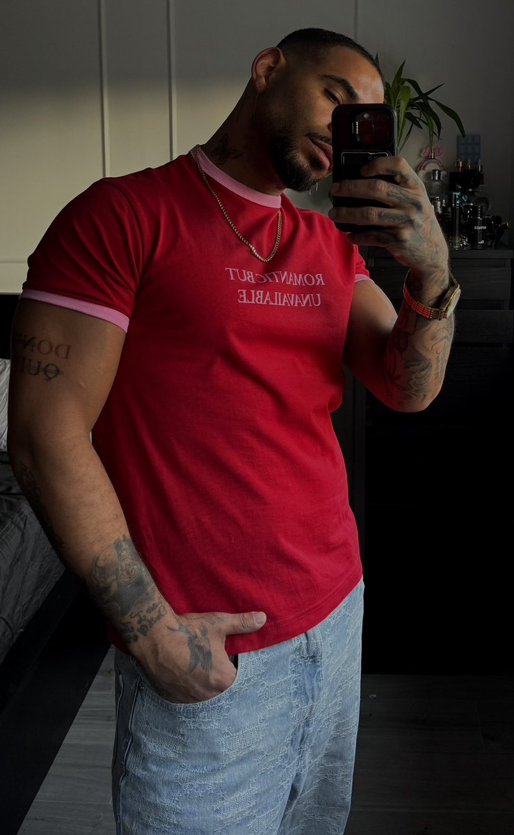 Sandro Farmhouse tweet media