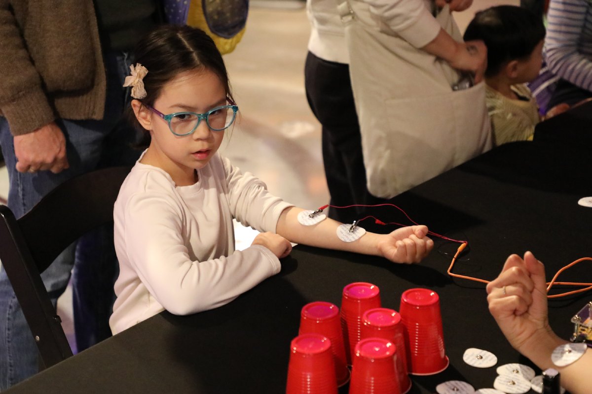 AllenInstitute's tweet photo. BrainFest at the Pacific Science Center rocked! 🧠 ⚡️ 🤘

Thank you to all the young scientists who joined our cerebral celebration and all the volunteers, including from our partners at @UWMedicine, @UW, @isbsci, and many more!

#BrainAwarenessWeek #brainfest https://t.co/kUwMf0S1FP