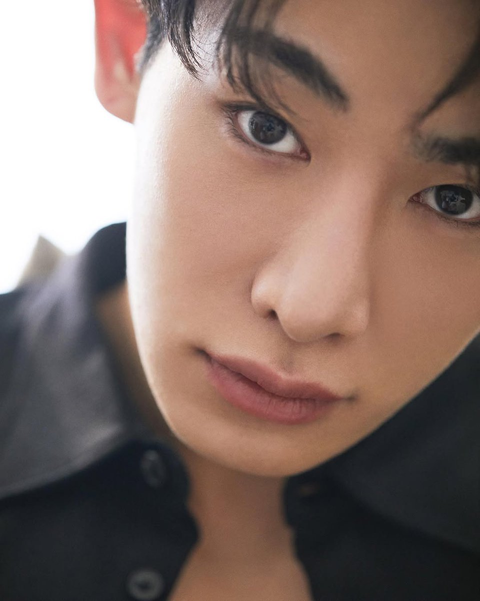 [Wonho Throwback]
210325

5 Years ago today #Wonho stunned in Map's 2021 APRIL issue.

Cr: mapsworld_media
📷 Kim Youngmin

1/2 #원호 #wenee