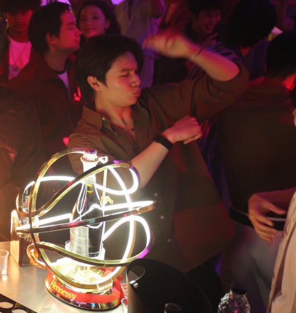 aeelyss ⋆.𐙚 ̊ tweet media