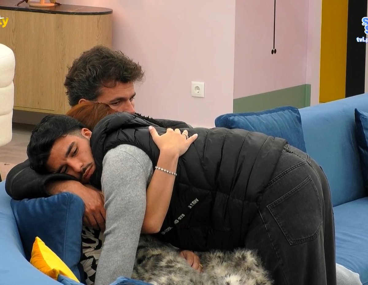 Hugo:”Tens o meu respeito para sempre Eva.”
Como é possível o Hugo ser melhor homem  de que o Diogo?!
 #sstvi