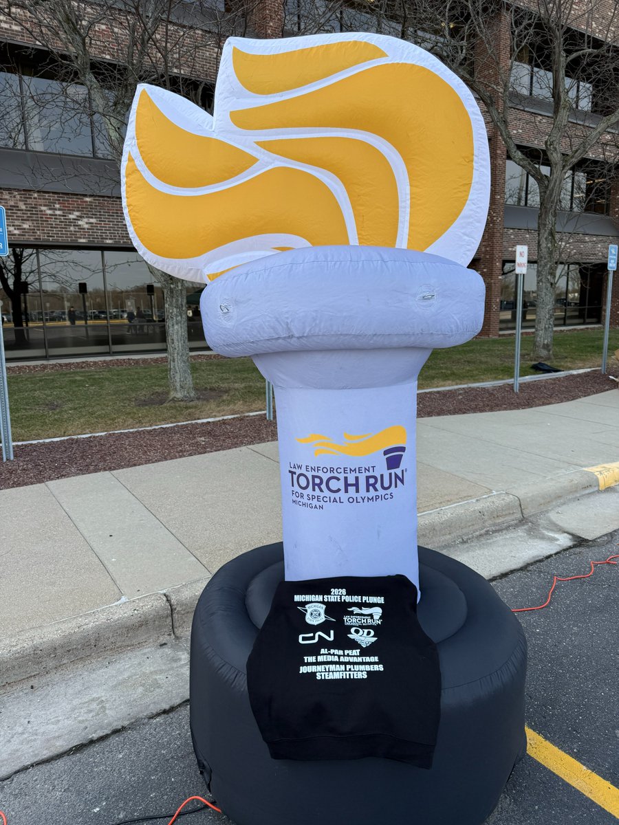 QualityDairy's tweet photo. We’re proud to support the Michigan State Police Polar Plunge for Special Olympics Michigan. 💙

Quality Dairy was happy to donate donuts to help fuel the brave participants taking the plunge for a great cause! https://t.co/fxoelNOUMd